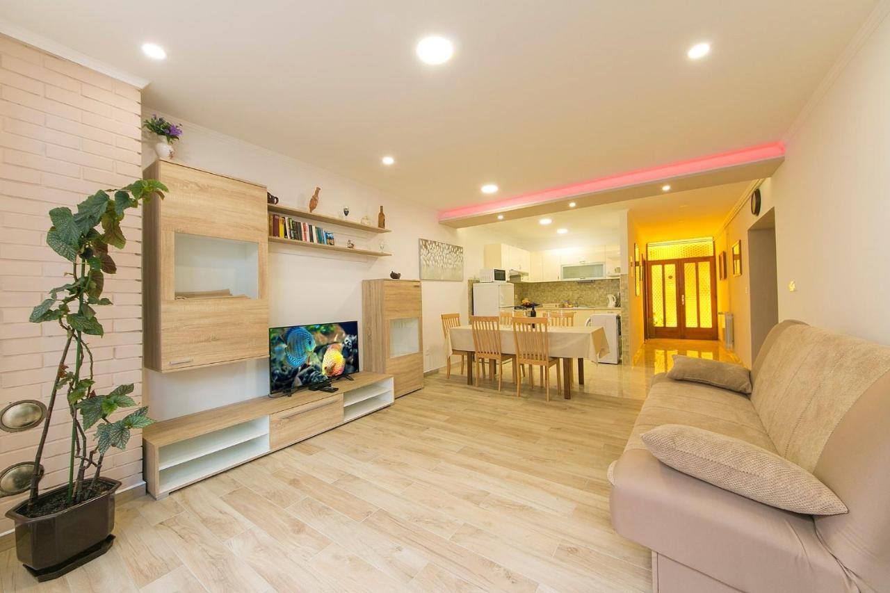 Apartments By The Sea Brela, Makarska - 20778 Exterior foto