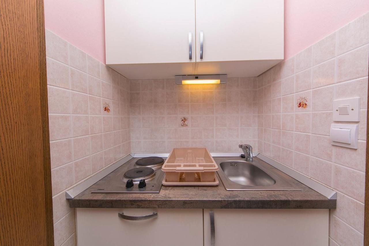 Apartments By The Sea Brela, Makarska - 20778 Exterior foto