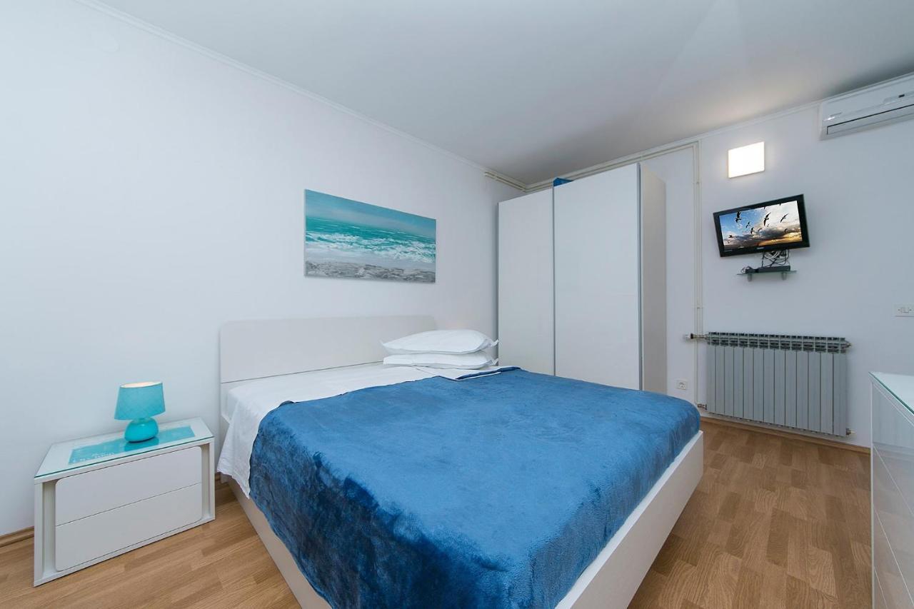 Apartments By The Sea Brela, Makarska - 20778 Exterior foto