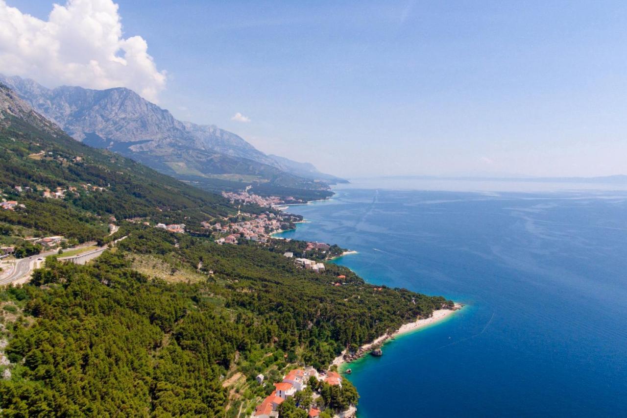 Apartments By The Sea Brela, Makarska - 20778 Exterior foto